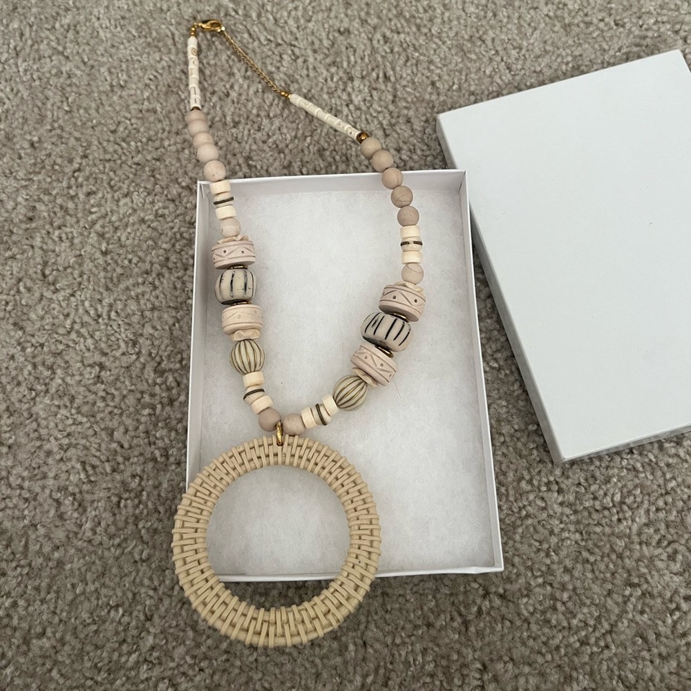 Statement necklace